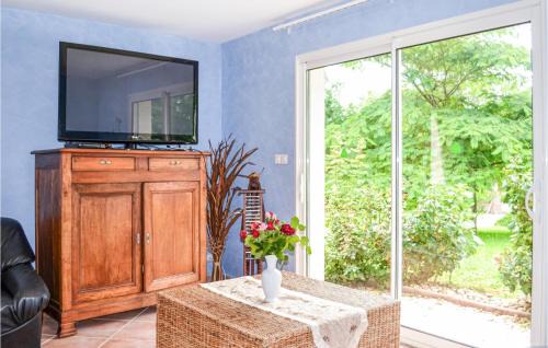 Payzac House | Cozy Home In Payzac With Kitchen