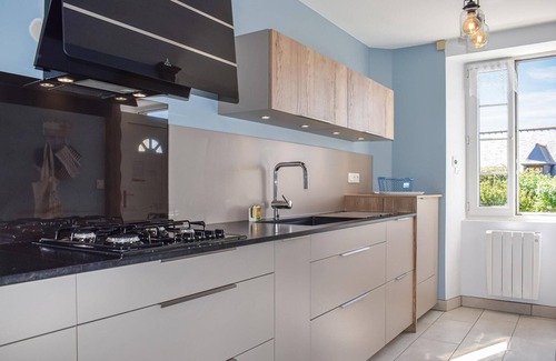 Pleubian House | Cozy home in Pleubian with WiFi