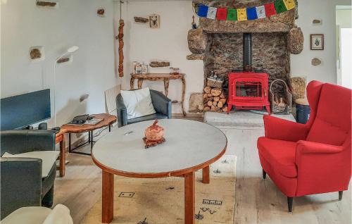 Lanveoc House | Cozy Home In Plouguerneau With Wifi