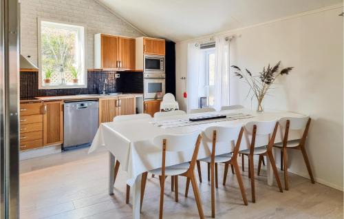 Skaerhamn House | Cozy Home In Skärhamn With Wifi
