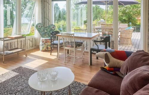 Sparreholm House | Cozy Home In Sparreholm With Wifi