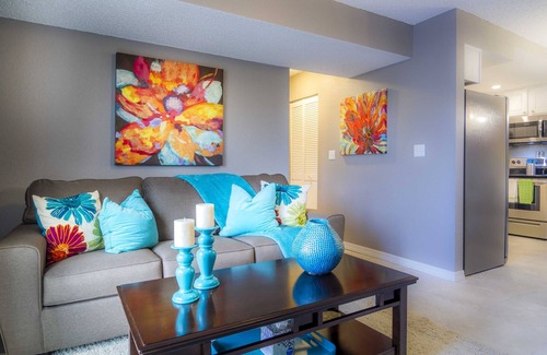 Colorado Springs House | Cozy home In The Heart Of Historic Old Colorado City! Cozy rates!
