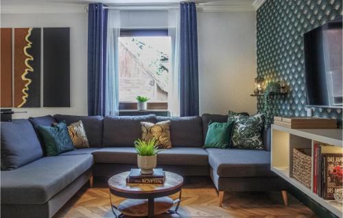 Ulmen House | Cozy Home In Ulmen With Kitchen