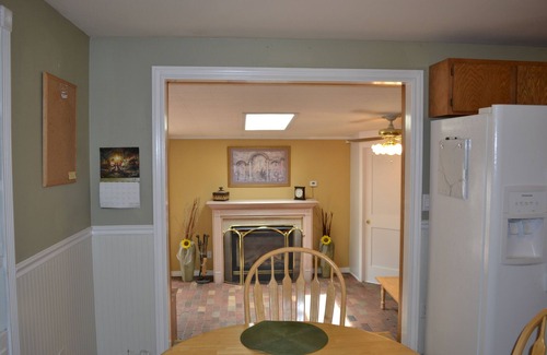 Castle Rock House | Cozy Home Jetted Tub, Fenced Yard, Greenhouse, 30-day min. 6wk & 12wk discounts