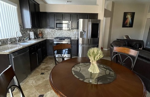Foothills House | Cozy Home near by Lake Las Vegas, Lake Mead, valley of fire, Boulder City.