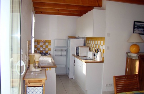 Bangor House | Cozy Home Near Donnant Beach, Calm Environment, Garden, 4 Beds
