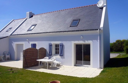 Bangor House | Cozy Home Near Donnant Beach, Calm Environment, Garden, 4 Beds