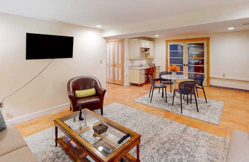 Stevenson Apartment | Cozy home near downtown Stevenson with patio, streaming, heater, & free WiFi