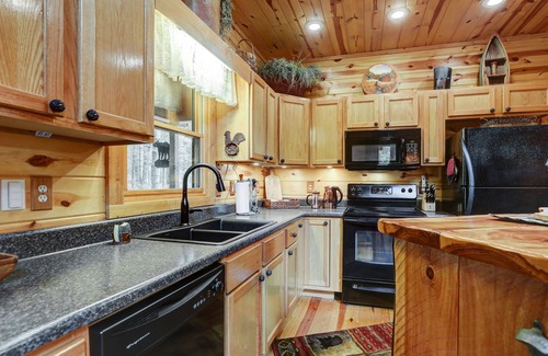 Blue Ridge Cabin | Cozy home near river with hot tub, outdoor fireplace, firepit, secluded location