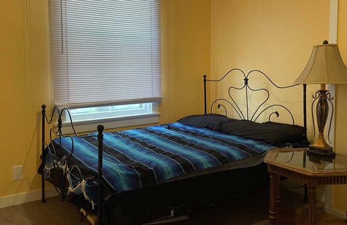 Osburn House | Cozy home near two ski resorts!