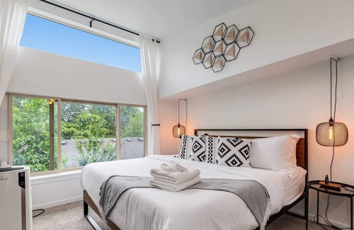 Judkins Park House | Cozy Home nestled in Seattle's Central District!