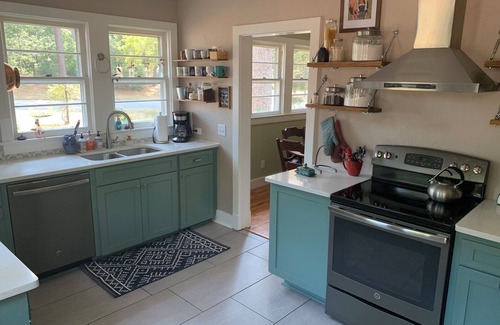 Opelika House | Cozy home on a quiet street