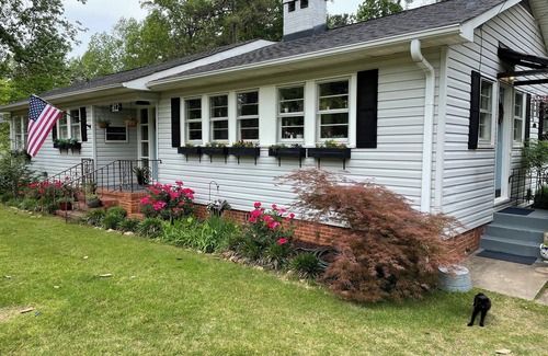 Opelika House | Cozy home on a quiet street
