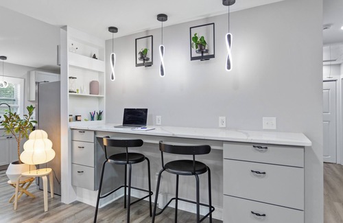 Gresham Park House | Cozy Home - Prime Location - Stylish Amenities