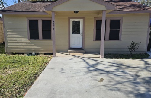 Hitchcock House | Cozy Home, quiet neighborhood, close to everything!