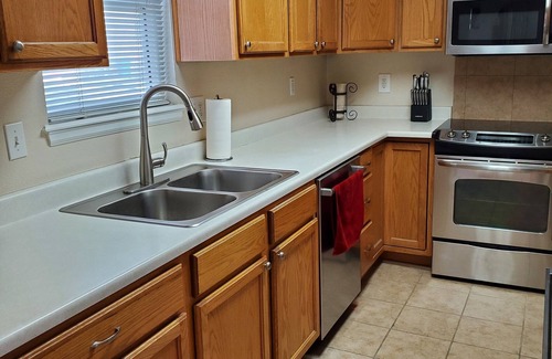 Arvada House | Cozy home short walk to Old Town Arvada, parks, dinning and shopping