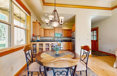 Redmond House | Cozy home w/patio & bbq grill, access to Eagle Crest Resort amenities