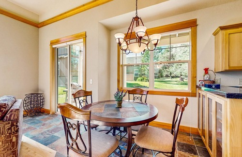 Redmond House | Cozy home w/patio & bbq grill, access to Eagle Crest Resort amenities