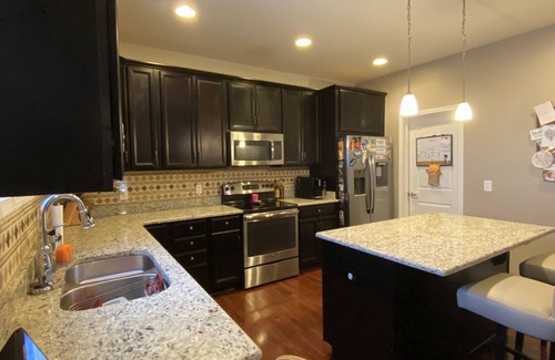 Christiansburg House | Cozy Home w/sunset view and 10 minutes from Virginia Tech