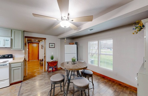 Bandera House | Cozy home with BBQ pit in Cowboy Capital of the World, walk to Medina River