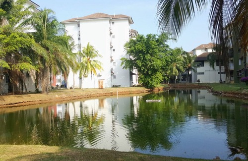 Si Rusa Apartment | Cozy home with convenient location, walking distance to the beach