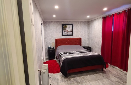 Effort House | Cozy home with hot tub and pool, which has incredible fire pit table.