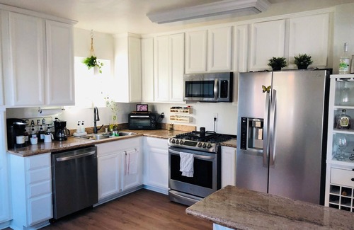 City Heights House | Cozy home with Jacuzzi