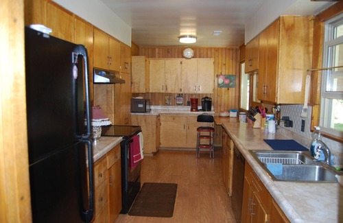 Metaline Falls House | Cozy Home with Million Dollar Mountain and River View
