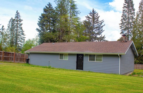 Potlatch Cottage | Cozy Hoodsport Duplex: 1BR 1BA-B