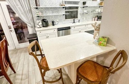 Carver City - Lincoln Gardens House | Cozy House by Tampa Int Airport, Beaches & Malls