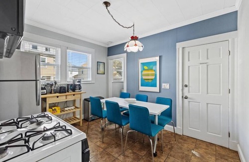 South Medford House | Cozy House close to TUFTS, Harvard, MIT 3BR