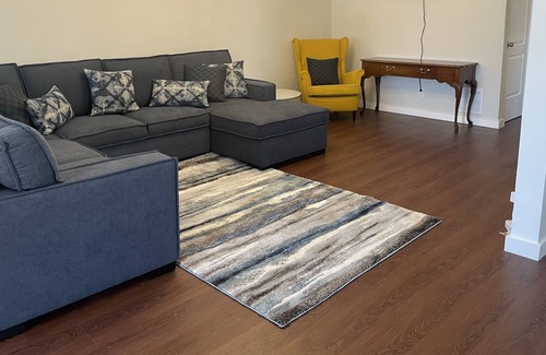 East Flatbush House | Cozy House in Brooklyn 30 mins from JFK airport
