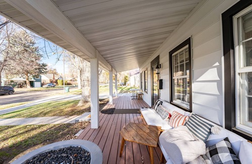 Billings House | Cozy House in Historic Downtown Tree Street Neighborhood with Hot Tub
