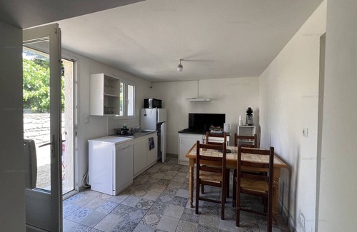 Ruoms House | Cozy house in Ruoms center with terrace and parking
