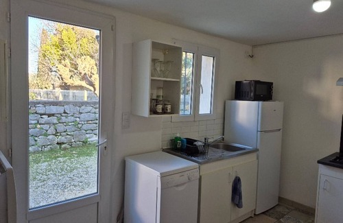 Ruoms House | Cozy house in Ruoms center with terrace and parking
