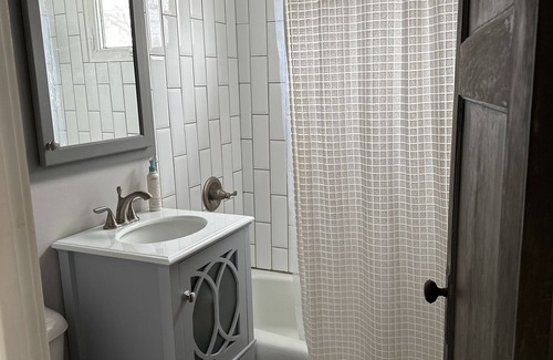 Whitefish Bay House | Cozy house in the north part of Milwaukee - 15 minutes to downtown!