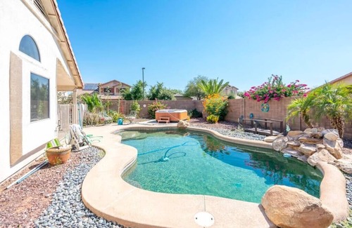 Goodyear House | Cozy house near I-10, pool heater, hot tub, BBQ