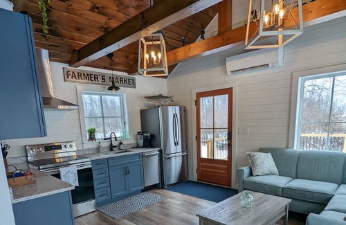 Alburg House | Cozy House on Lake Champlain with Massive Deck - Beautiful Sunsets!!