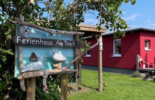 Ummanz House | Cozy "house on the dike" with a large garden invites you to relax