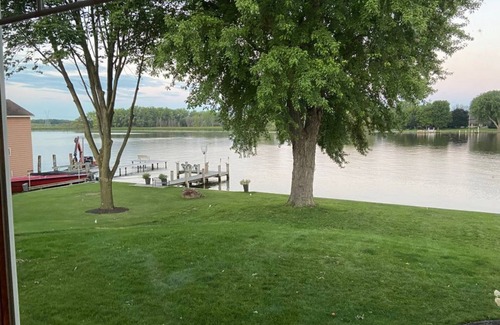 Winneconne House | Cozy house on the Wolf River with beautiful views.