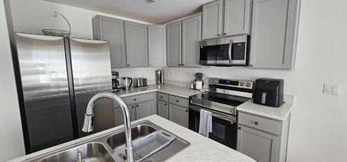 Port Charlotte House | Cozy house with a Heated Swim spa