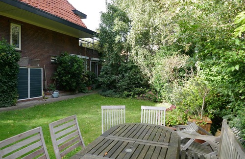 Vlissingen House | Cozy house with garden, within walking distance of promenade and beach in Vlissingen