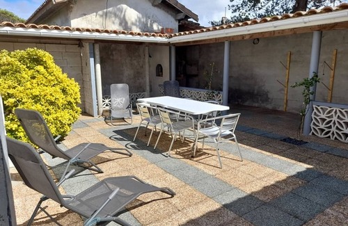 Mimizan House | Cozy House with Garden Near the Ocean, Sleeps 6