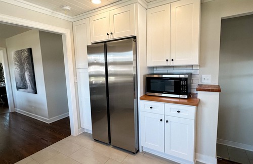 Elizabethtown House | Cozy house with ping pong table and outdoor entertainment area