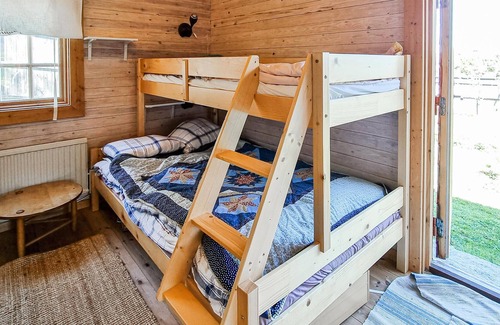 Hamburgsund House | Cozy house with simple standard in perfect location in Valö nature reserve.