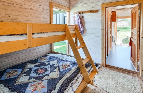 Hamburgsund House | Cozy house with simple standard in perfect location in Valö nature reserve.