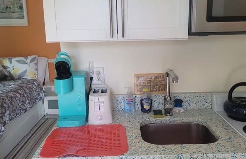 Gulf Gate Estates Apartment | ~ Cozy In-law Apartment Close to Siesta Key ~