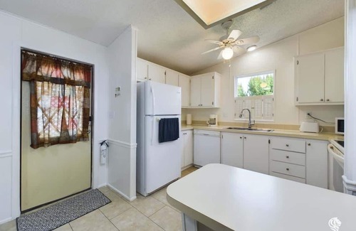 Silver Lake House | Cozy in Village of Silver Lake