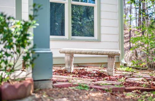 Cary Apartment | Cozy Industrial Kildaire Farms Home- near Downtown