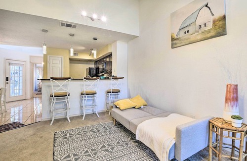 Irving Condo | Cozy Irving Condo 15 Mi to Downtown Dallas!